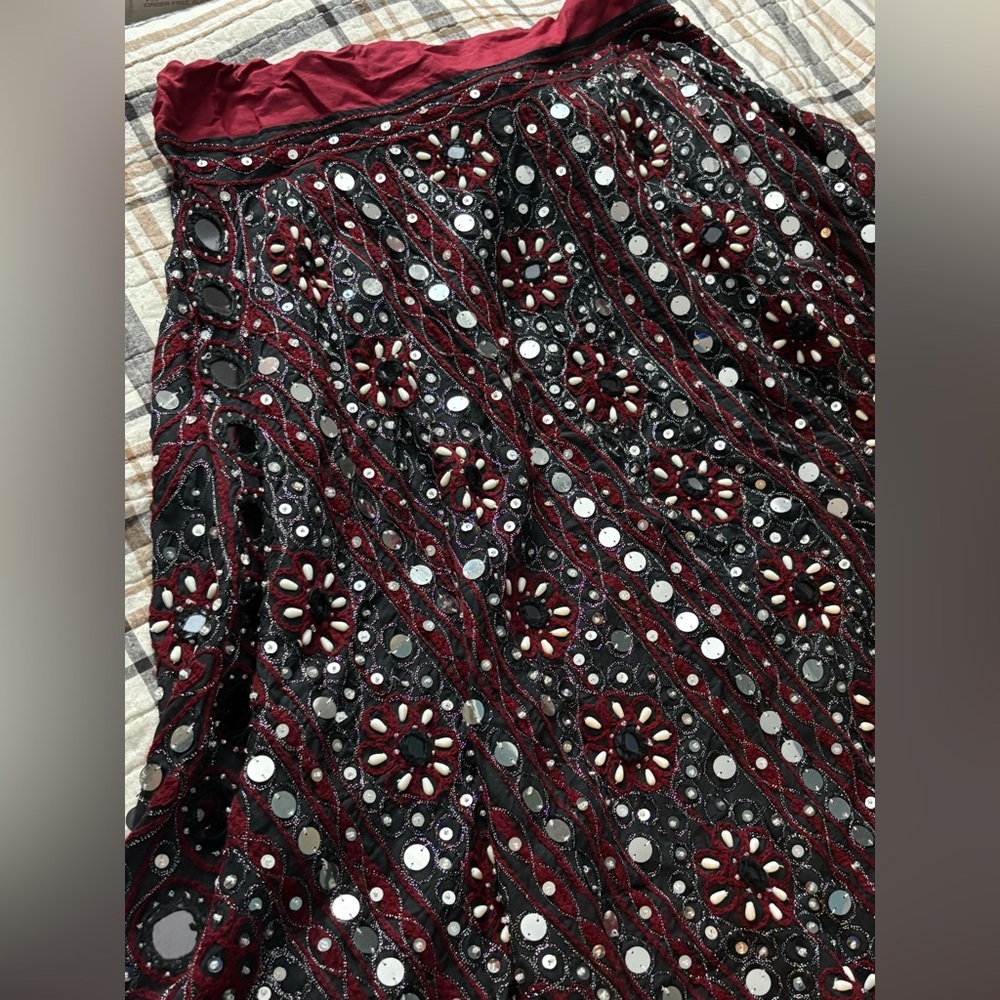 Gorgeous maxi skirt one size red and black sequins - Picture 2 of 16